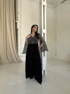 Mono coral - Cómoda