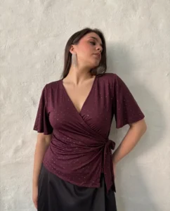 Blusa dora con strass - Cómoda