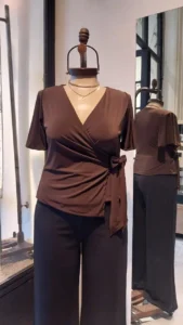Blusa dora liso - Cómoda (foto 2)