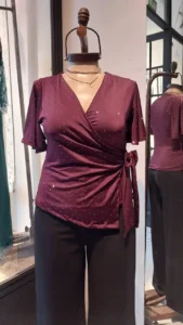 Blusa dora con strass - Cómoda (foto 2)